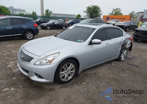 2015 Infiniti Q40 из США, поврежденный, VIN JN1CV6AP1FM501500